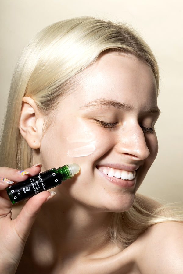 Uoga Uoga Roll-on na problematickou pleť Happy Rocket s tea tree a tamanu BIO (10 ml)
