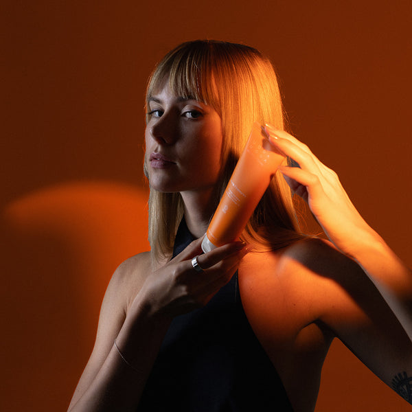 Uoga Uoga Balzám pro posílení a lesk vlasů More Fireworks (140 ml)