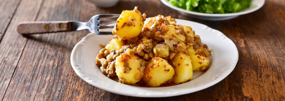 Bramborový salát s čočkou a aromatickou zálivkou