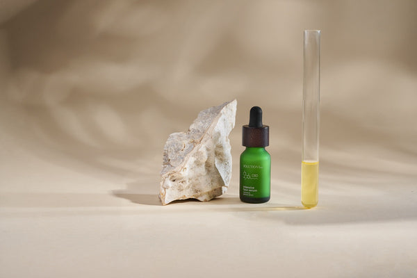 Intenzívne konopné sérum na tvár Kvitok Solution (15 ml)