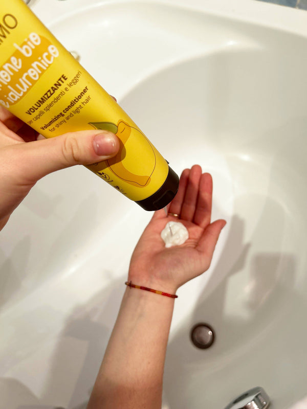 laSaponaria Lehký kondicionér pro objem vlasů s citronem a kyselinou hyaluronovou (150 ml)