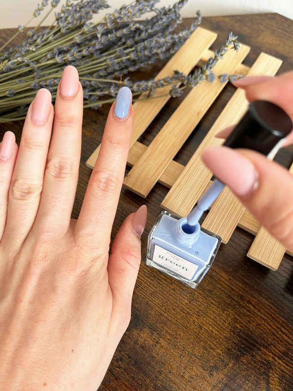 Manucurist Zelený lak na nechty - Lilas (15 ml)