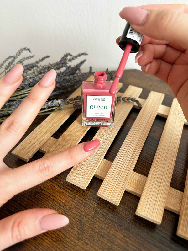 Manucurist Zelený lak na nechty - Bois de rose (15 ml)