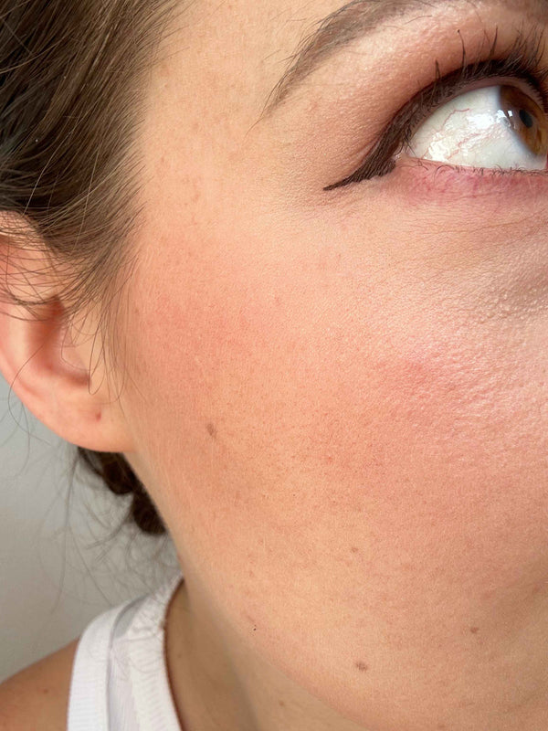 SO’BiO étic Tekuté oční linky BIO - 01 černá (3 ml)