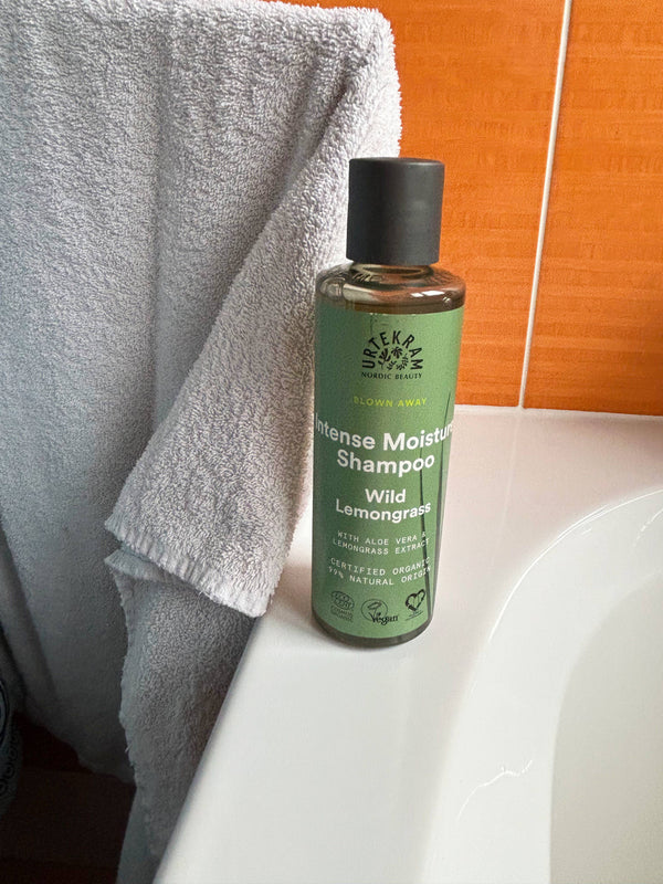 Urtekram Hydratačný šampón s citrónovou trávou pre normálne vlasy <tc>BIO</tc>