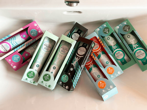 Fluoridová zubná pasta Ben & Anna (75 ml) - biela