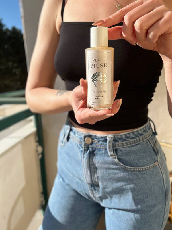 Drevená lyžička Glitter Dry Oil Pearl Muse <tc>BIO</tc> (100 ml)