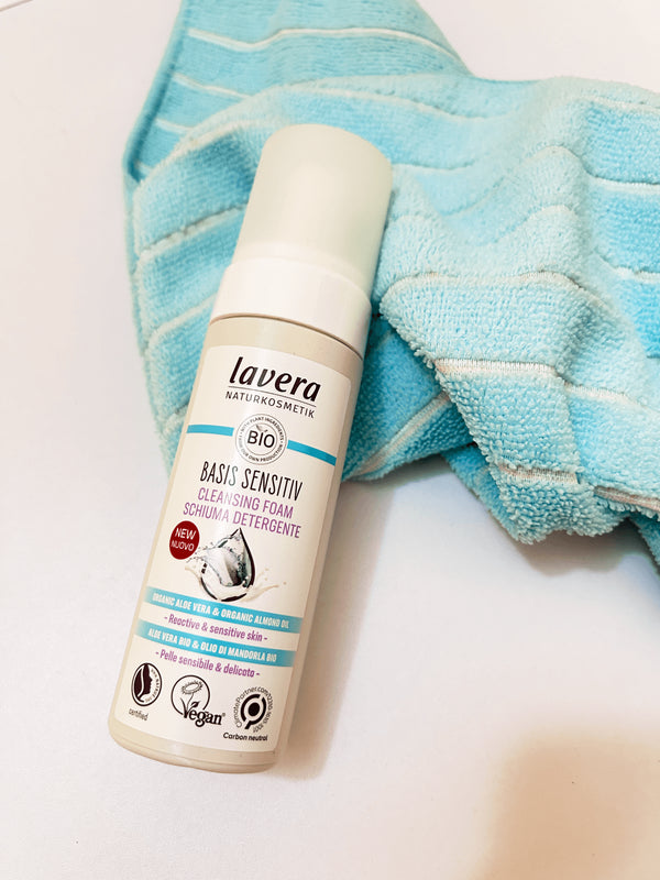 Lavera Basis Sensitive jemná čistiaca pena na tvár <tc>BIO</tc> (150 ml)