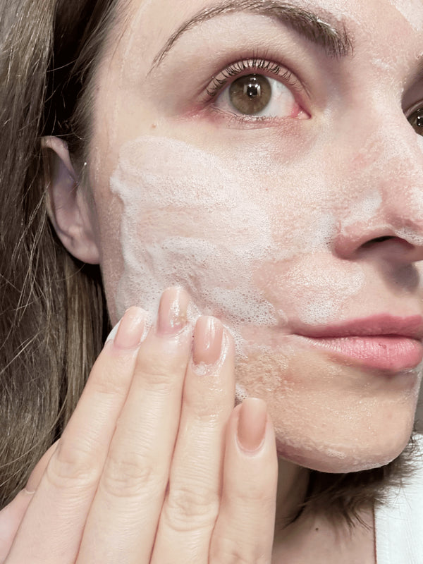 Lavera Basis Sensitive jemná čistiaca pena na tvár <tc>BIO</tc> (150 ml)