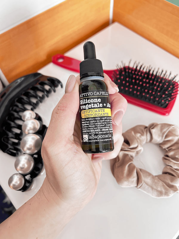 laSaponaria Rastlinný silikón + Amla - suchý olej na vlasy (30 ml)