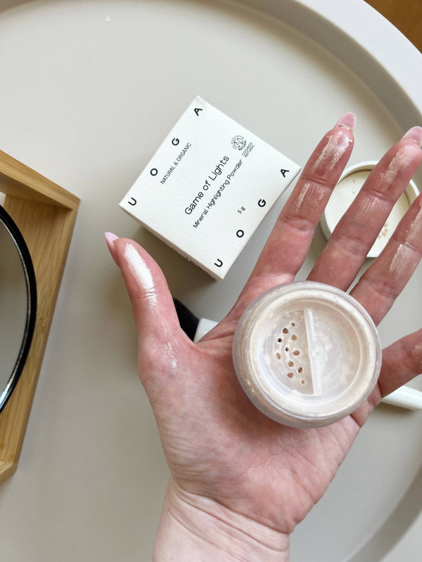 Uoga Uoga Minerální rozjasňující pudr s jantarem (5 g) - Game of Lights