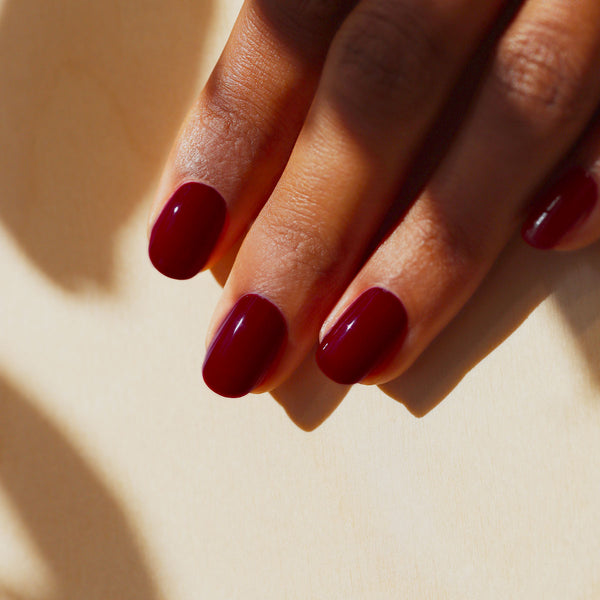 Manucurist Zelený lak na nechty - Dark Pansy (15 ml)