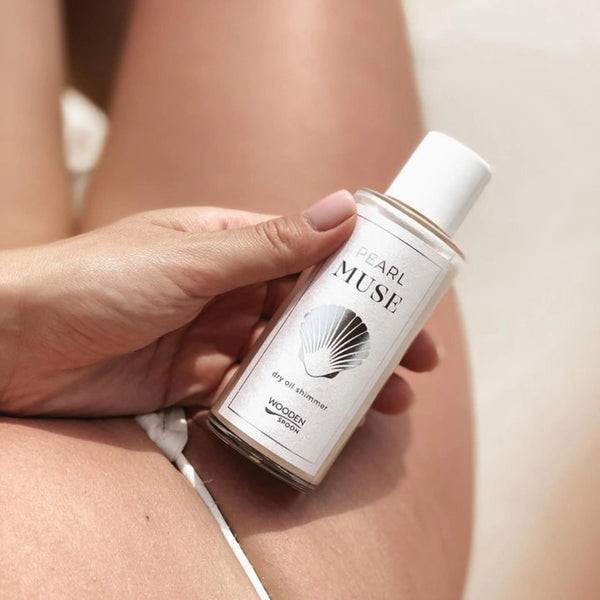 Drevená lyžička Glitter Dry Oil Pearl Muse <tc>BIO</tc> (100 ml)