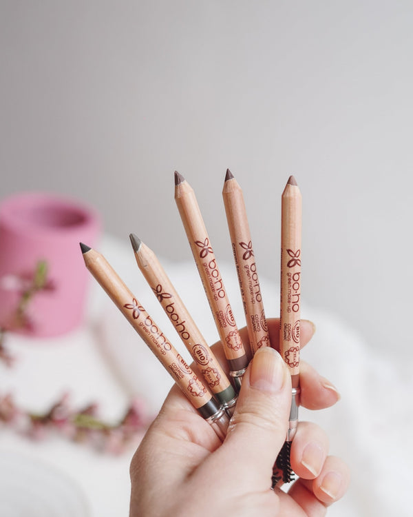 Boho Green Make-up ceruzka na obočie <tc>BIO</tc> (0,8 g)