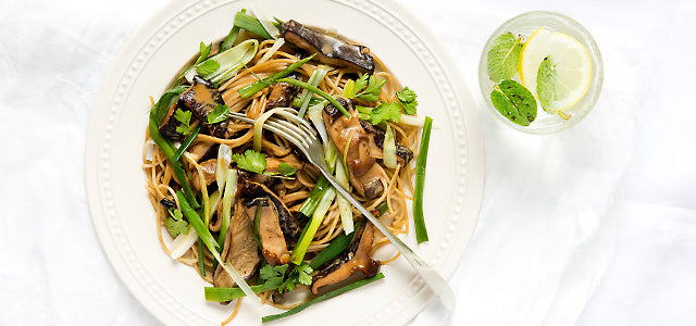 Špagety s miso pastou a houbami