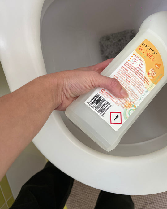 Toaletný gél Natuty s vôňou citróna (850 ml)