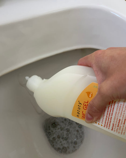 Toaletný gél Natuty s vôňou citróna (850 ml)