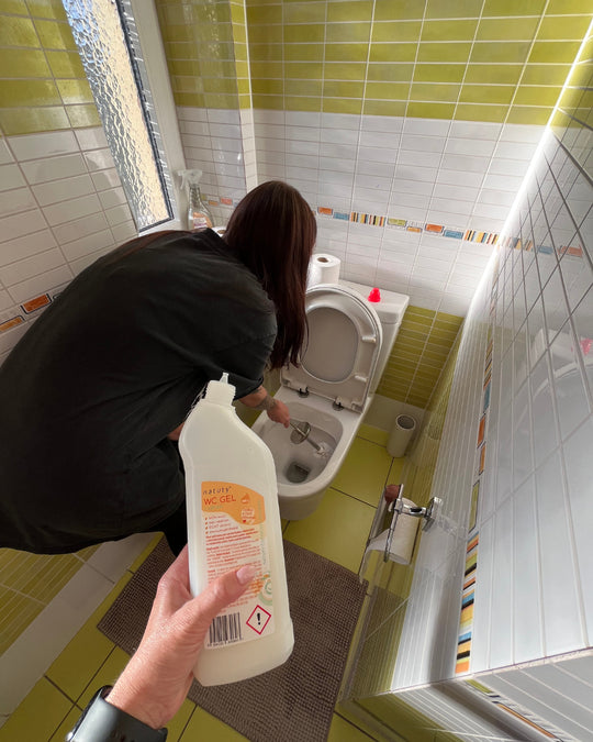 Toaletný gél Natuty s vôňou citróna (850 ml)