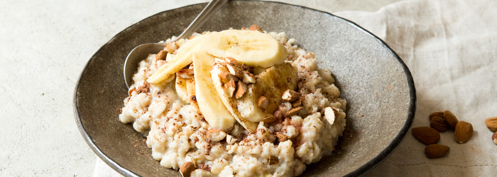 Ovesná kaše s banány a kakaem