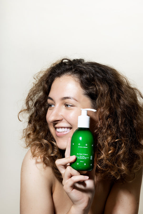 Uoga Uoga Pleťový čisticí gel My Best Friend s tea tree a tamanu BIO (250 ml)