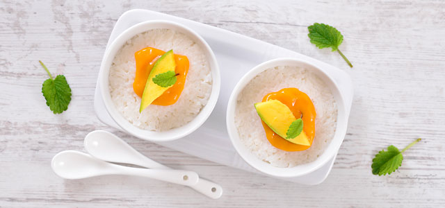 Voňavá mléčná rýže s mangovým džemem