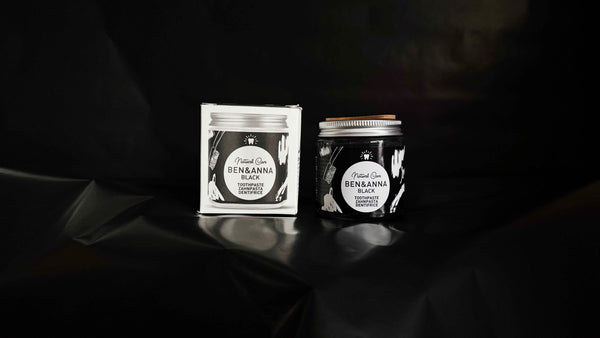 Zubná pasta Ben & Anna na bielenie zubov s aktívnym uhlím (100 ml)