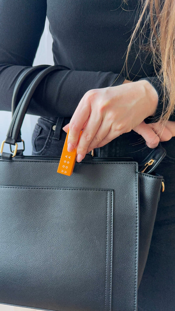 Uoga Uoga Balzám na rty Spritzberry (4 g)