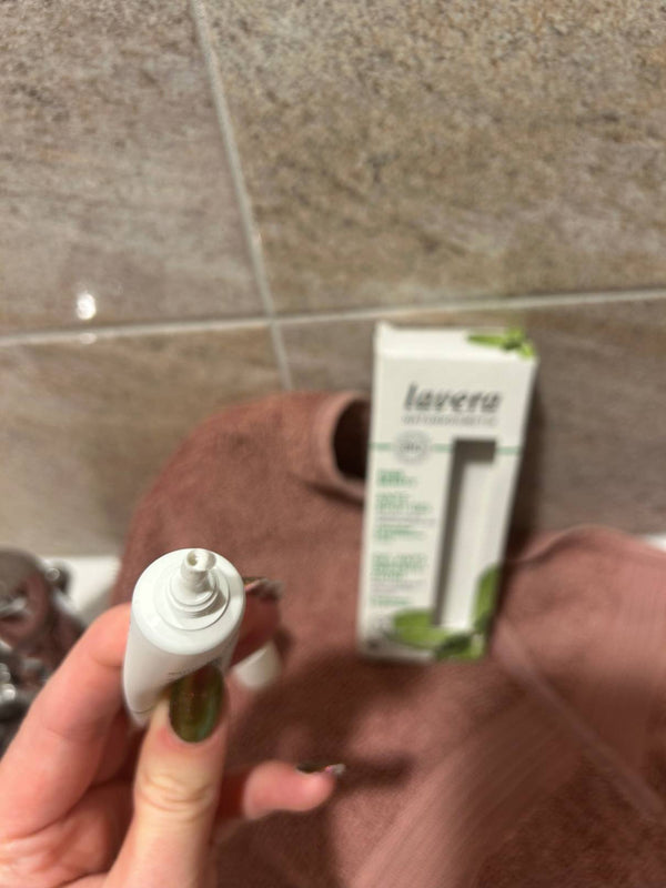 Lavera SOS gel na akné BIO (15 ml) - pošk. obal