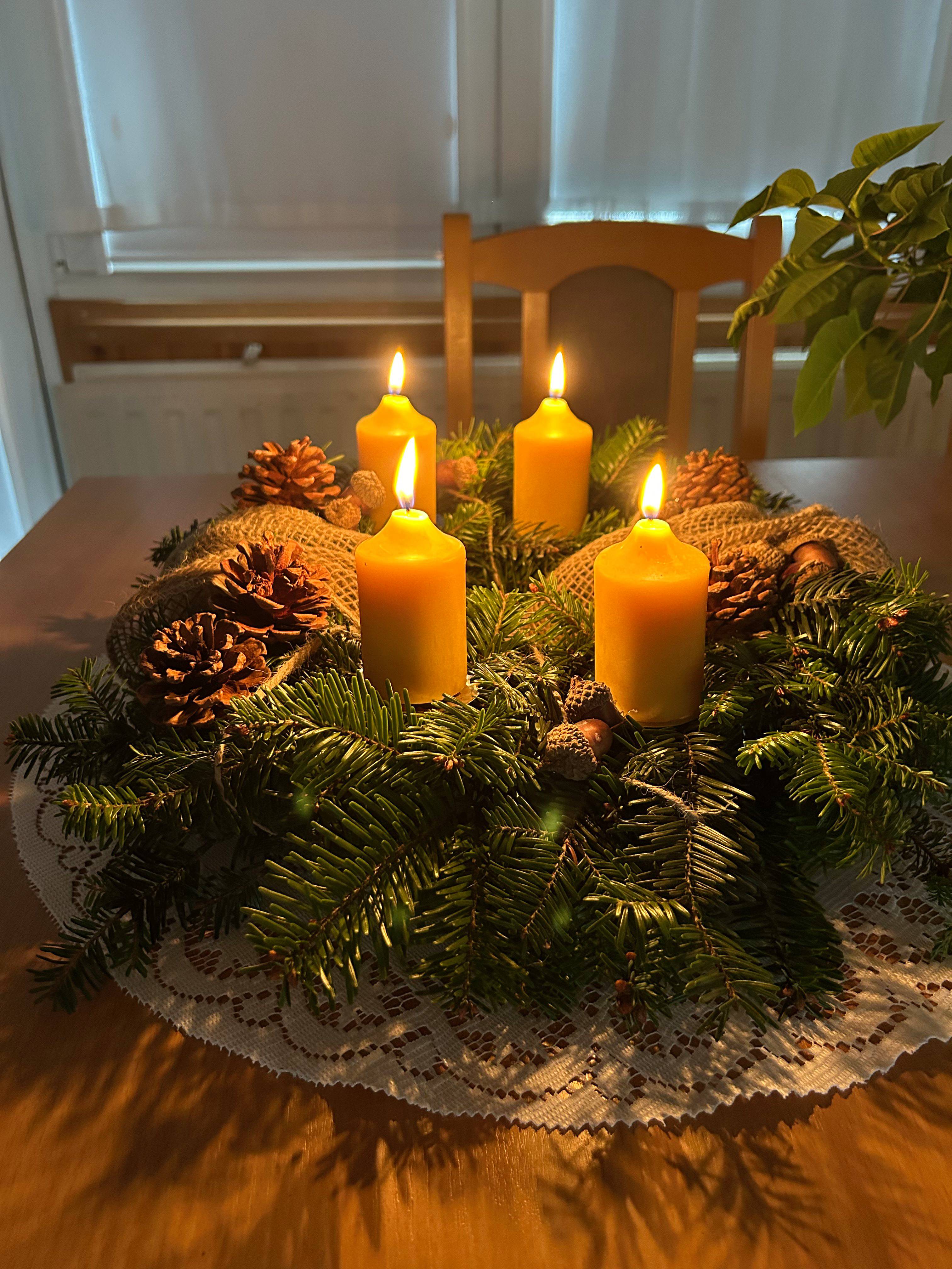 Sada adventných sviečok z včelieho vosku - adventný čas (4 ks)