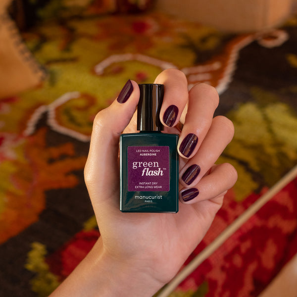 Manucurist Green Flash LED gél lak na nechty - Aubergine (15 ml)