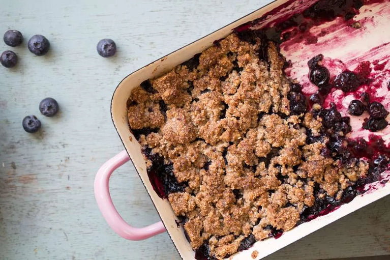 Ořechovo-borůvkový crumble