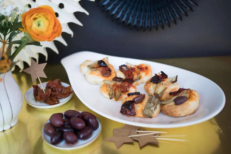Pizzová sousta s olivami, artyčoky a sušenými rajčaty
