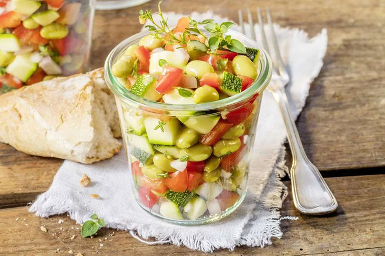 Salát z edamame s barevnou zeleninou