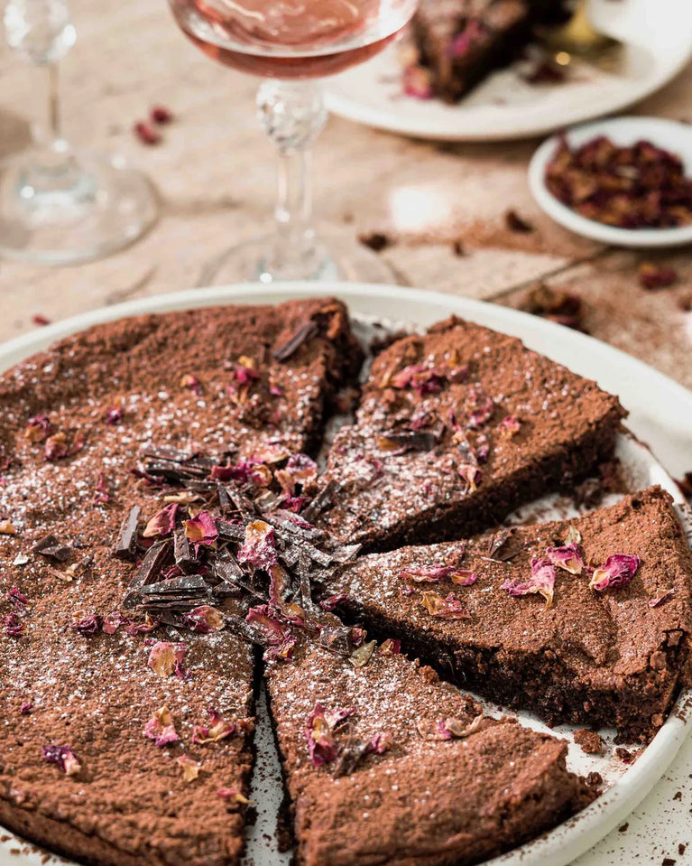 Torta Tenerina s růžovou vodou