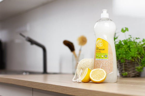 Tierra Verde Gél na umývanie riadu s <tc>BIO</tc>citrónovou silicou (1 l) - II. kvalita